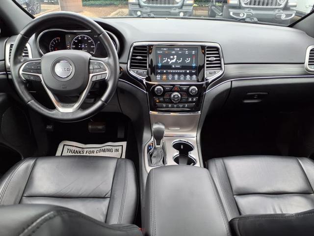 Photo of 2022 Diamond Black Crystal Pearlcoat Jeep Grand Cherokee