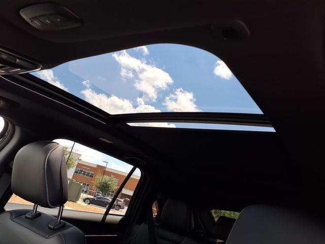 Photo of 2025 Diamond Black Crystal Pearlcoat Jeep Wagoneer S