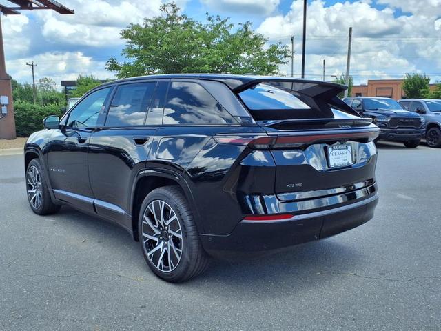 Photo of 2025 Diamond Black Crystal Pearlcoat Jeep Wagoneer S