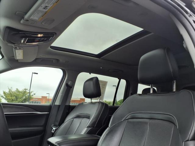 Photo of 2022 Ember Pearlcoat Jeep Grand Cherokee L