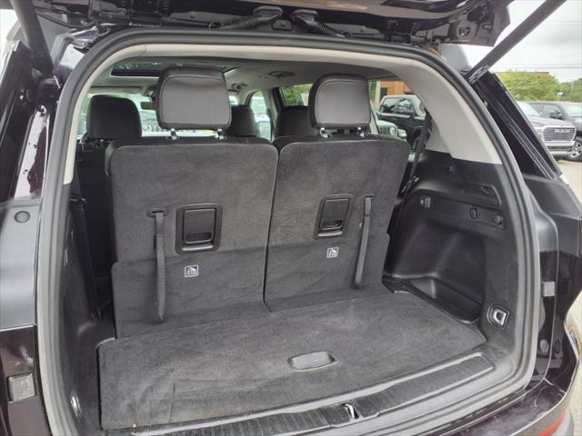 Photo of 2022 Ember Pearlcoat Jeep Grand Cherokee L