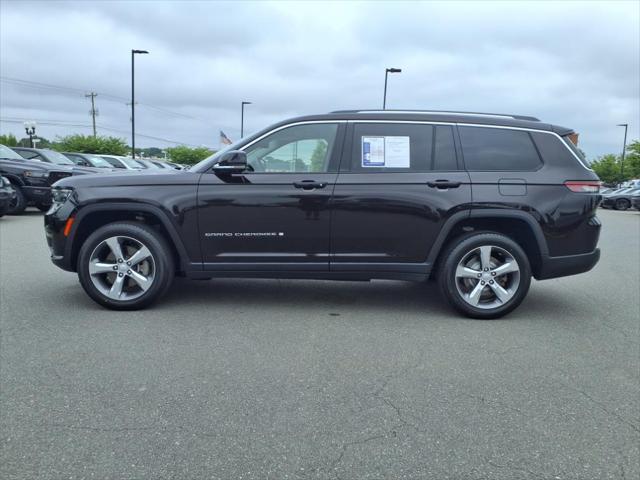 Photo of 2022 Ember Pearlcoat Jeep Grand Cherokee L