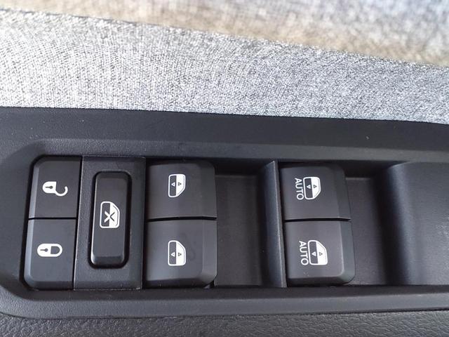 Photo of 2025 Diamond Black Crystal Pearlcoat Jeep Compass