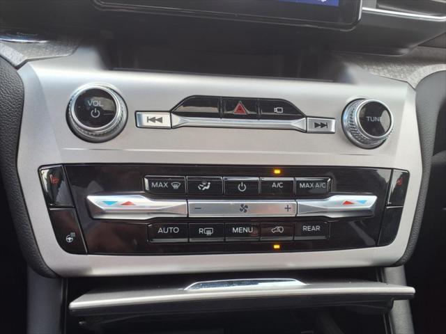 Photo of 2022 Carbonized Gray Metallic Ford Explorer