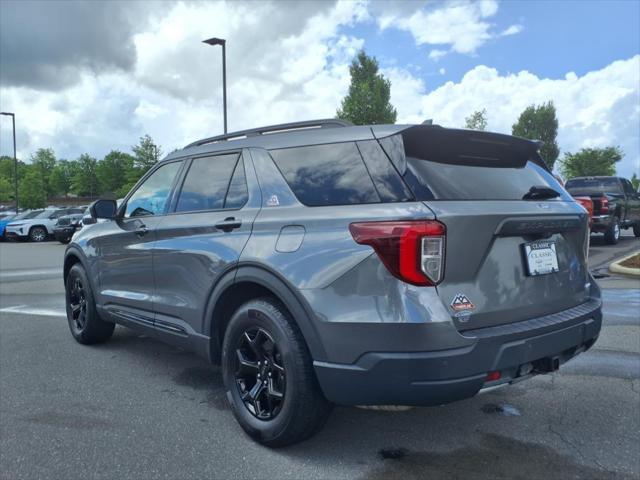 Photo of 2022 Carbonized Gray Metallic Ford Explorer