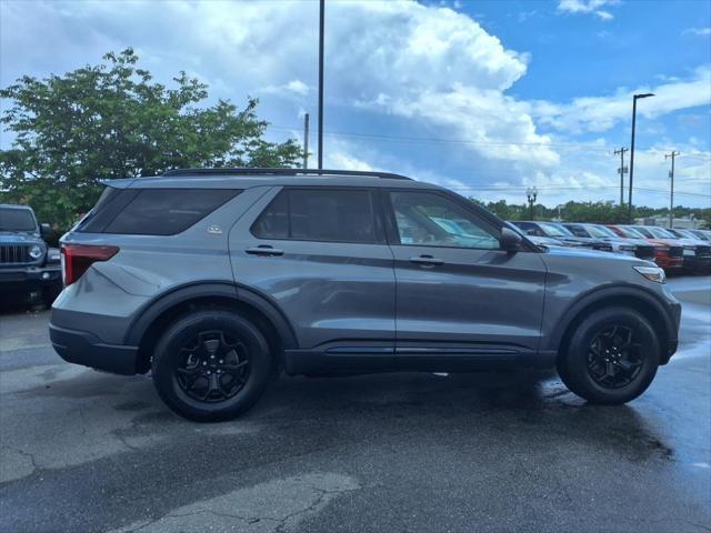 Photo of 2022 Carbonized Gray Metallic Ford Explorer
