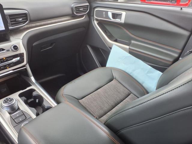 Photo of 2022 Carbonized Gray Metallic Ford Explorer