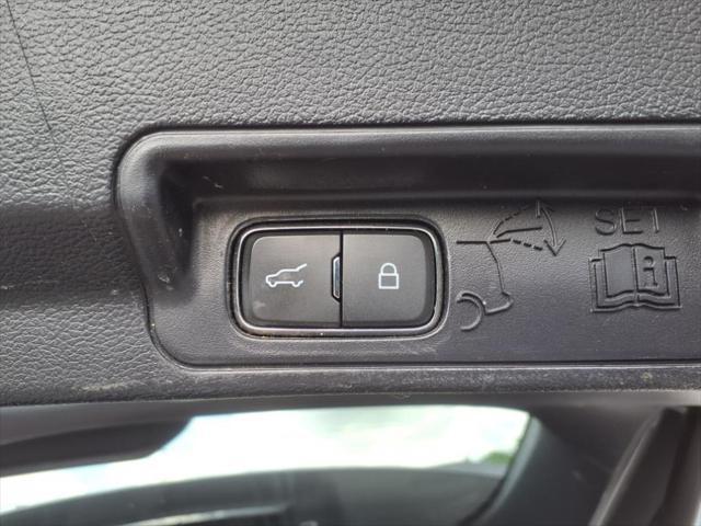 Photo of 2022 Carbonized Gray Metallic Ford Explorer