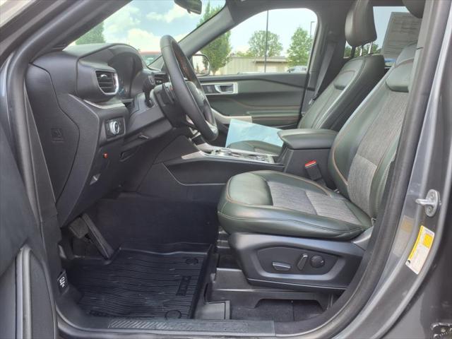 Photo of 2022 Carbonized Gray Metallic Ford Explorer