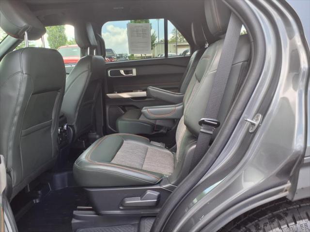 Photo of 2022 Carbonized Gray Metallic Ford Explorer
