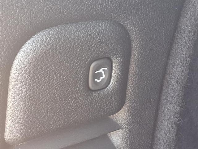 Photo of 2024 DB Black Clearcoat Dodge Durango