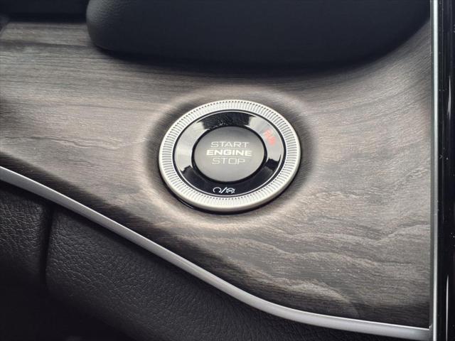 Photo of 2025 Bright White Clearcoat Jeep Grand Cherokee