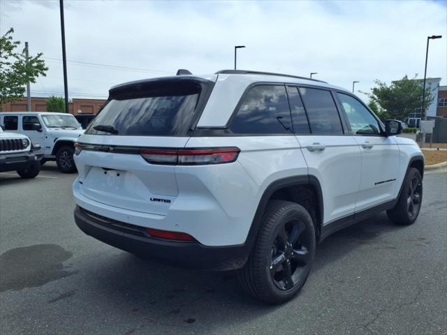 Photo of 2025 Bright White Clearcoat Jeep Grand Cherokee
