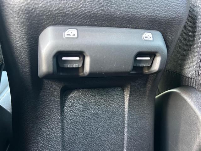 Photo of 2025 Bright White Clearcoat Jeep Wrangler