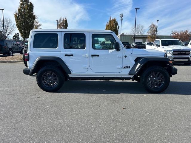 Photo of 2025 Bright White Clearcoat Jeep Wrangler