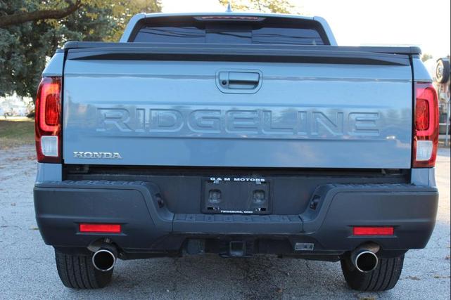 Photo of 2024 Gray Honda Ridgeline