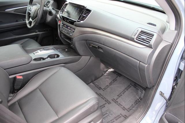 Photo of 2024 Gray Honda Ridgeline