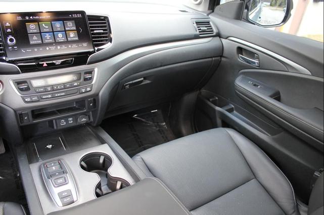 Photo of 2024 Gray Honda Ridgeline