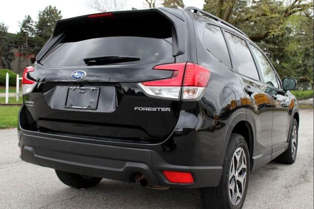 Photo of 2024 Crystal Black Silica Subaru Forester