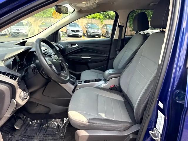Photo of 2016 Deep Impact Blue Ford Escape