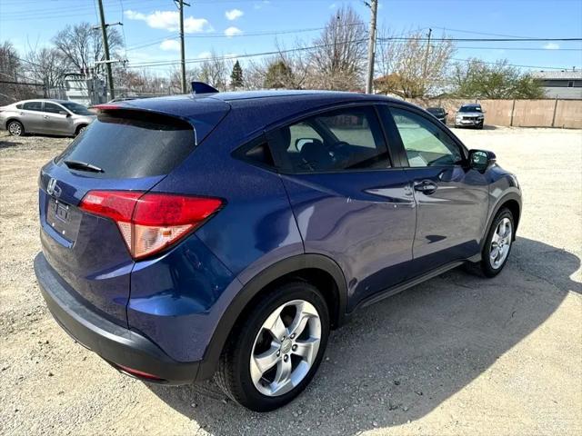 Photo of 2016 Deep Ocean Pearl Honda HR-V