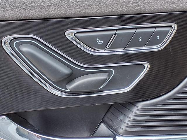Photo of 2022 Pristine White Lincoln Corsair
