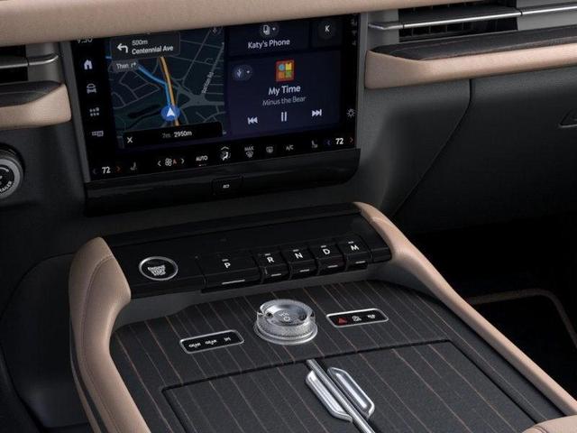 Photo of 2025 Pristine White Lincoln Navigator