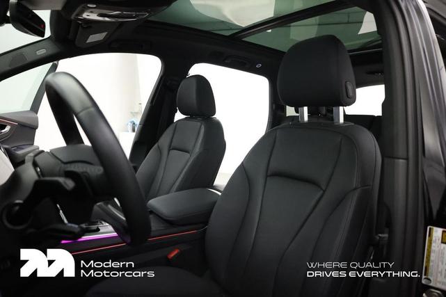 Photo of 2022 Mythos Black Metallic Audi Q7
