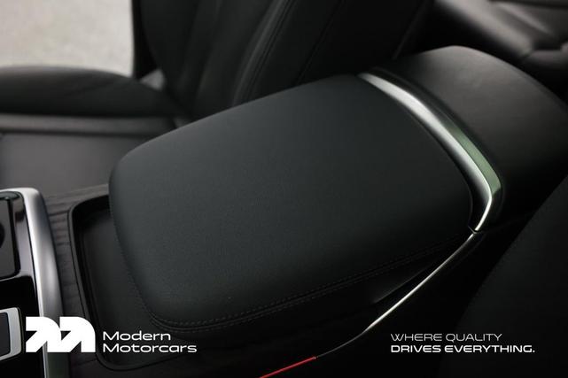 Photo of 2022 Mythos Black Metallic Audi Q7