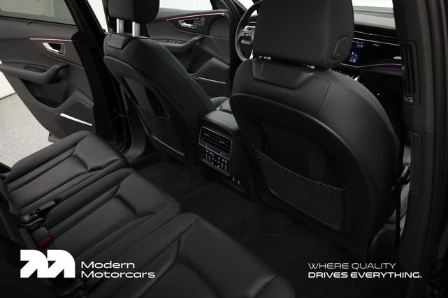 Photo of 2022 Mythos Black Metallic Audi Q7