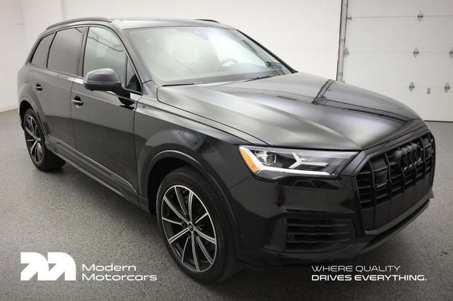 Photo of 2022 Mythos Black Metallic Audi Q7