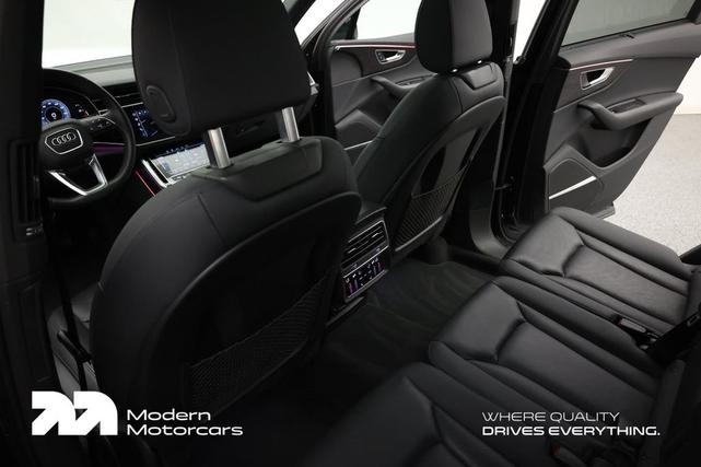 Photo of 2022 Mythos Black Metallic Audi Q7