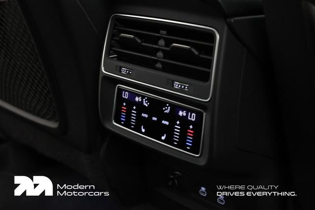 Photo of 2022 Mythos Black Metallic Audi Q7
