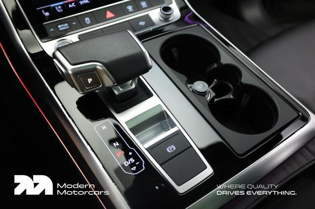 Photo of 2022 Mythos Black Metallic Audi Q7