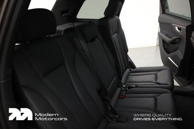 Photo of 2022 Mythos Black Metallic Audi Q7