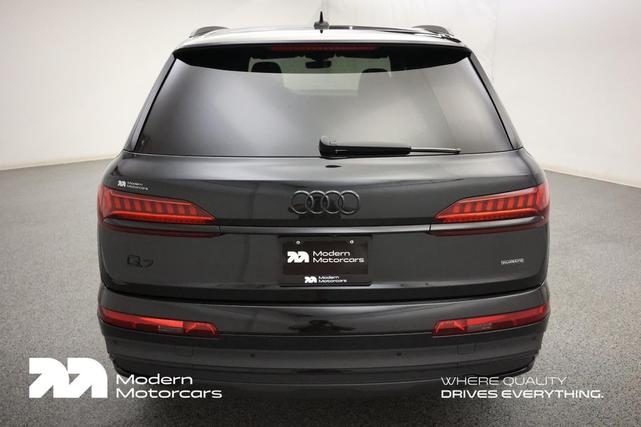 Photo of 2022 Mythos Black Metallic Audi Q7