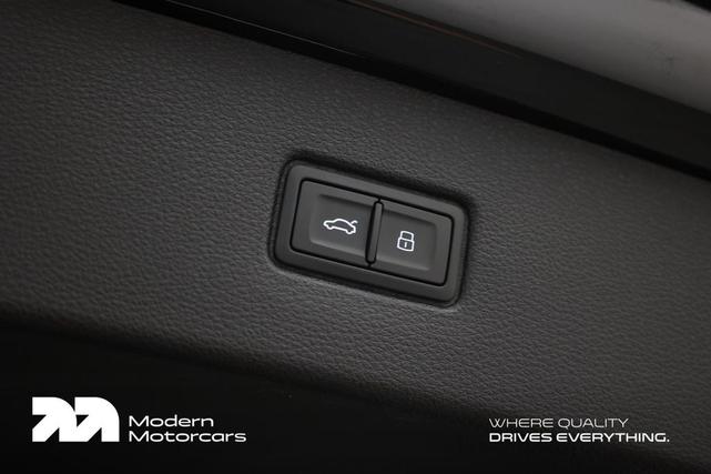 Photo of 2022 Mythos Black Metallic Audi Q7