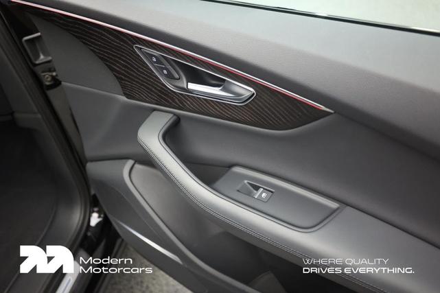 Photo of 2022 Mythos Black Metallic Audi Q7