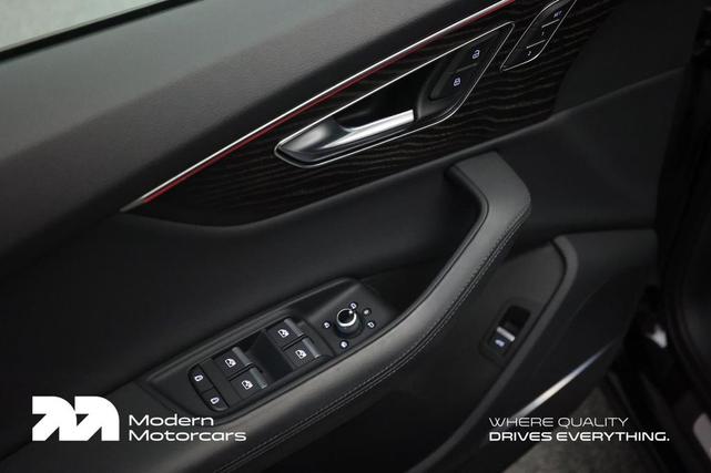 Photo of 2022 Mythos Black Metallic Audi Q7