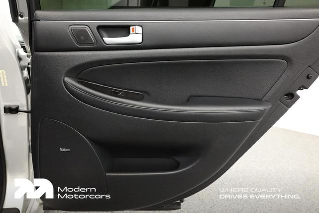 Photo of 2013 Platinum Metallic Hyundai Genesis