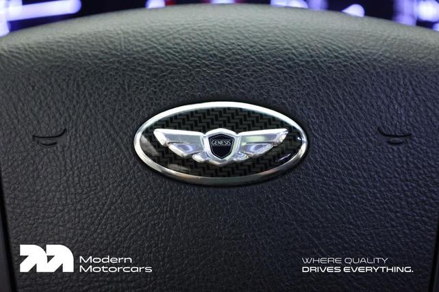 Photo of 2013 Platinum Metallic Hyundai Genesis