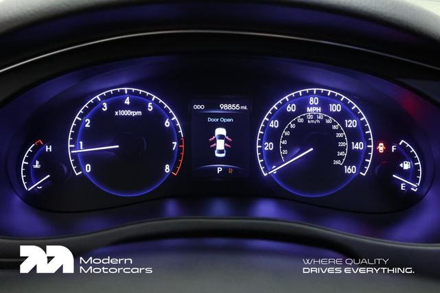 Photo of 2013 Platinum Metallic Hyundai Genesis
