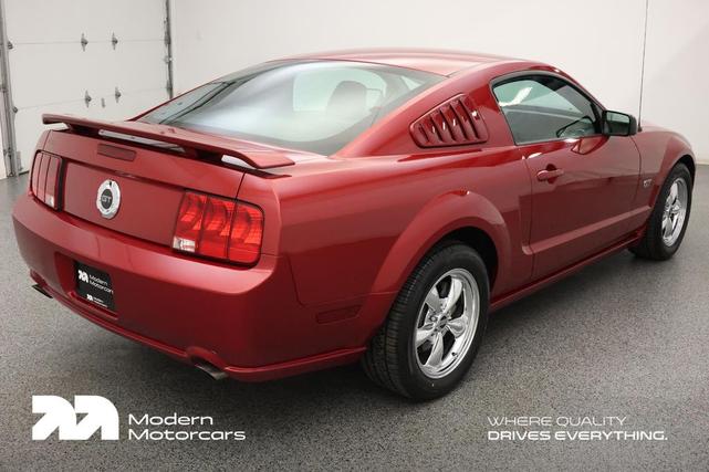 Photo of 2005 Redfire Metallic Ford Mustang