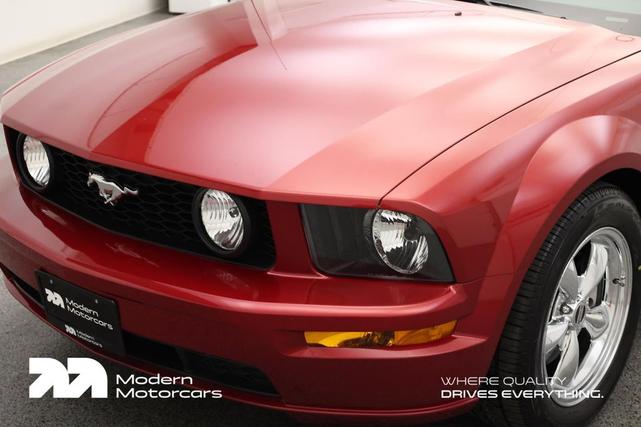 Photo of 2005 Redfire Metallic Ford Mustang