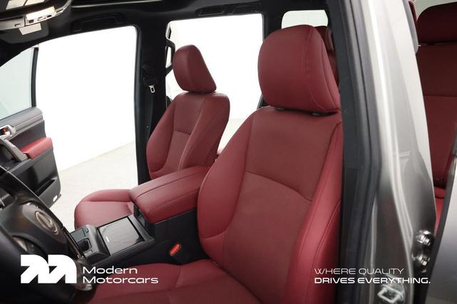 Photo of 2023 Atomic Silver Lexus GX 460
