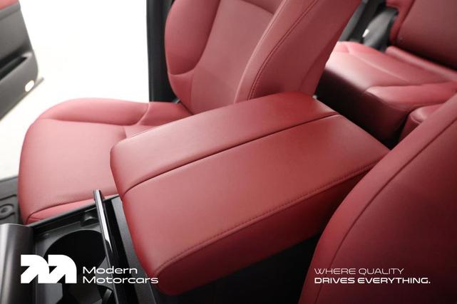 Photo of 2023 Atomic Silver Lexus GX 460