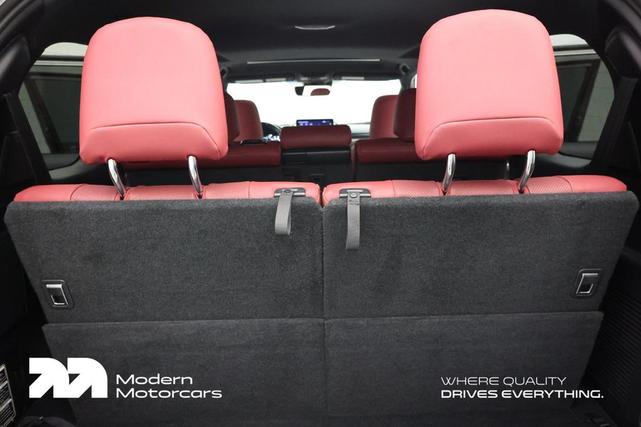 Photo of 2023 Atomic Silver Lexus GX 460