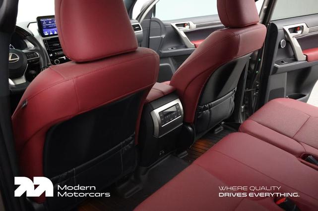 Photo of 2023 Atomic Silver Lexus GX 460