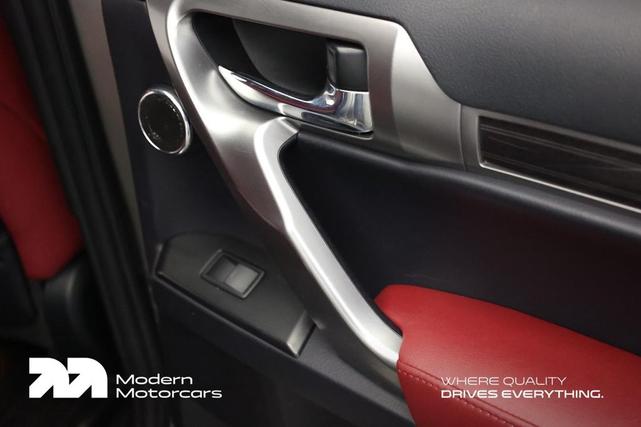 Photo of 2023 Atomic Silver Lexus GX 460
