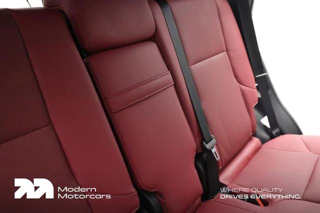Photo of 2023 Atomic Silver Lexus GX 460